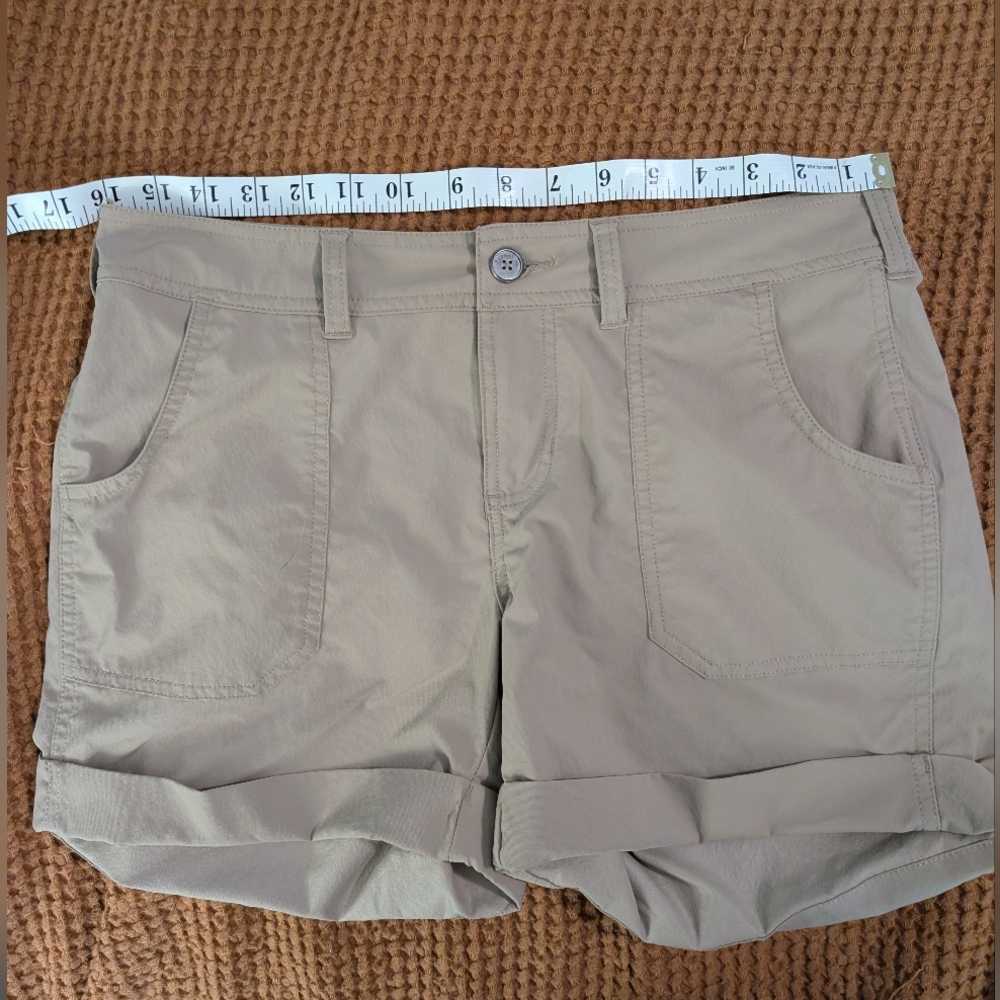 The North Face Hiking Shorts Beige Size 6